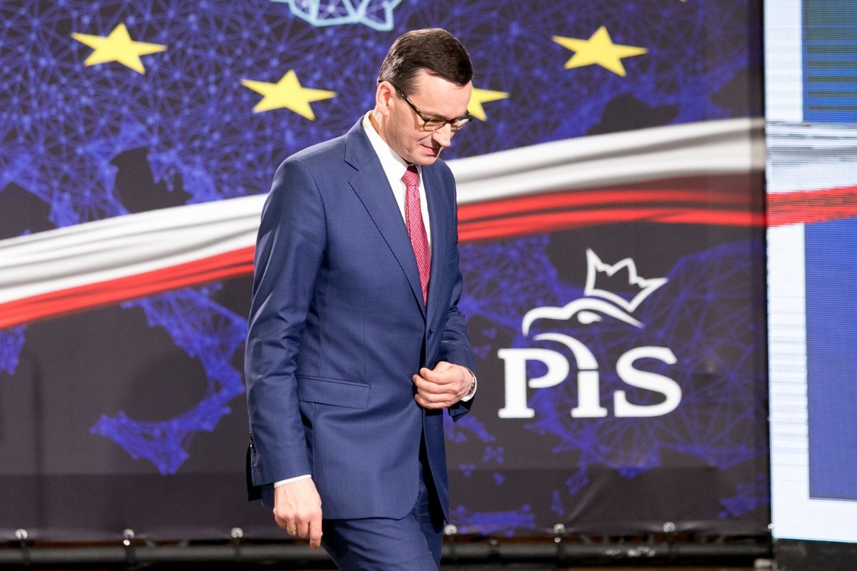 Gabinet Mateusza Morawieckiego chce wszystkie środki z OFE przekazać na IKE. Fundusze zamieniłyby się w fundusze inwestycyjne.