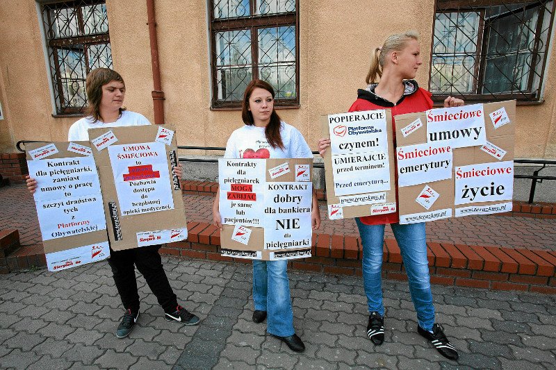 W Polsce 28 proc. osób pracuje na umowach tymczasowych. To najgorzej wśród krajów OECD czy w Kolumbii.