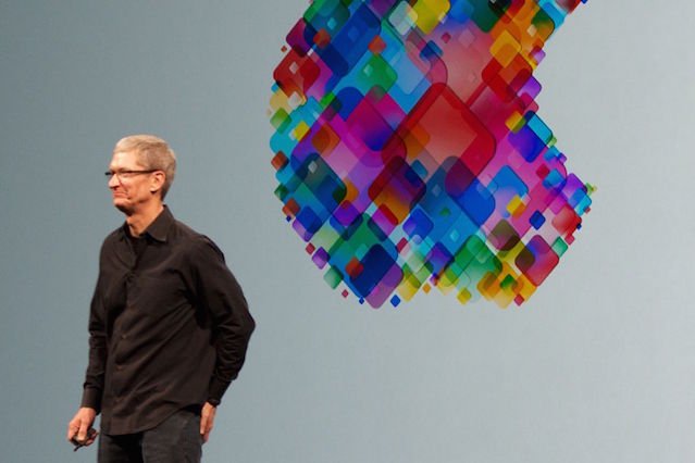 Tim Cook, szef Apple, ma powody do zadowolenia.