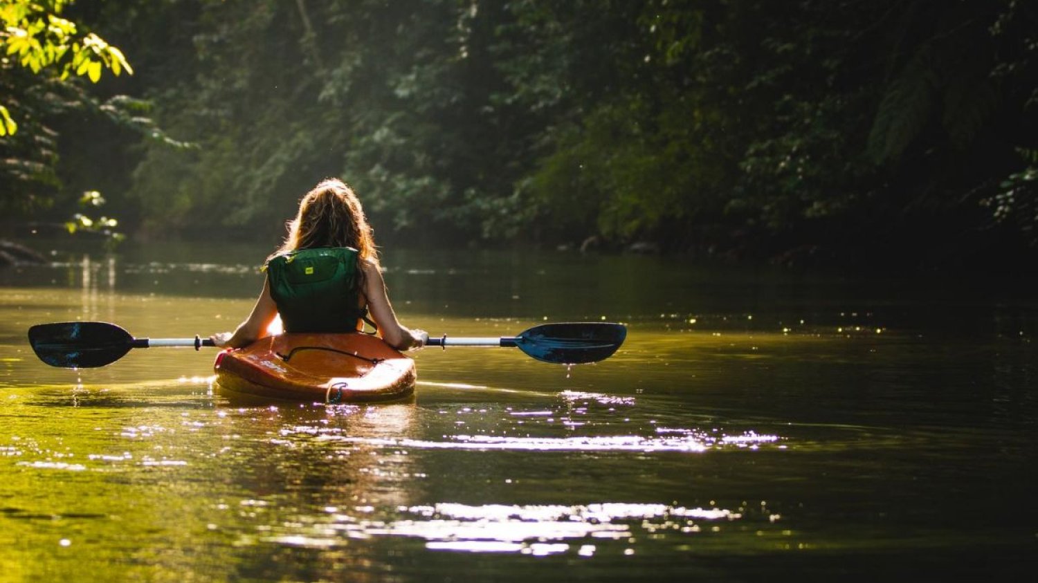 Origami Paddler - lekki, składany kajak wykonany z plastiku z recyklingu stał się hitem Kickstartera. Twórcy na rozpoczęcie produkcji potrzebowali 25 tys. dol., a dostali aż 3 mln i suma rośnie.