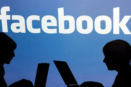 Facebook nie zostawia innym markom wiele miejsca w sieci.