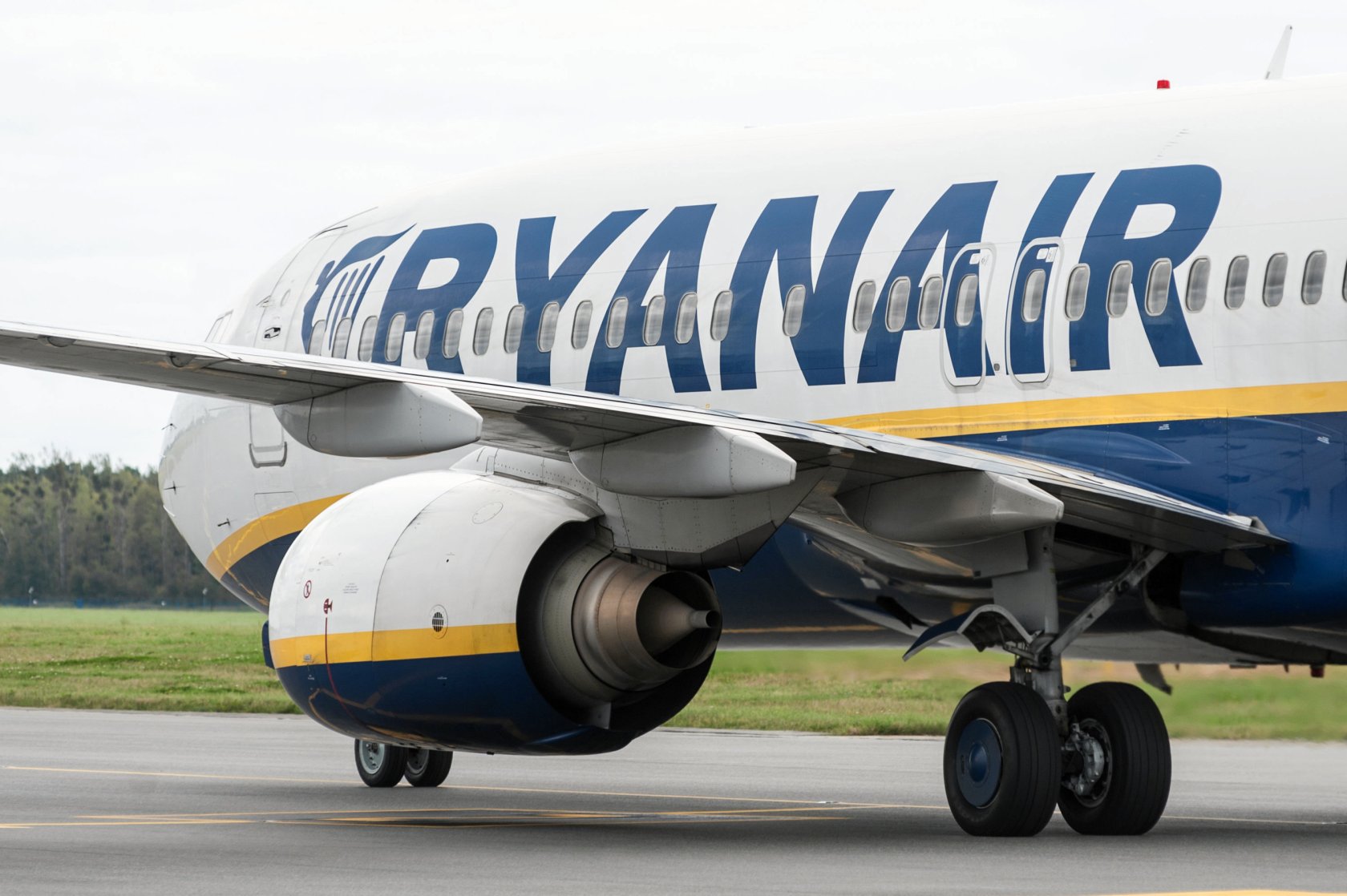 Z powodu strajku kontrolertów ruchu lotniczego linia Ryanair będzie zmuszona odwołać blisko setkę lotów