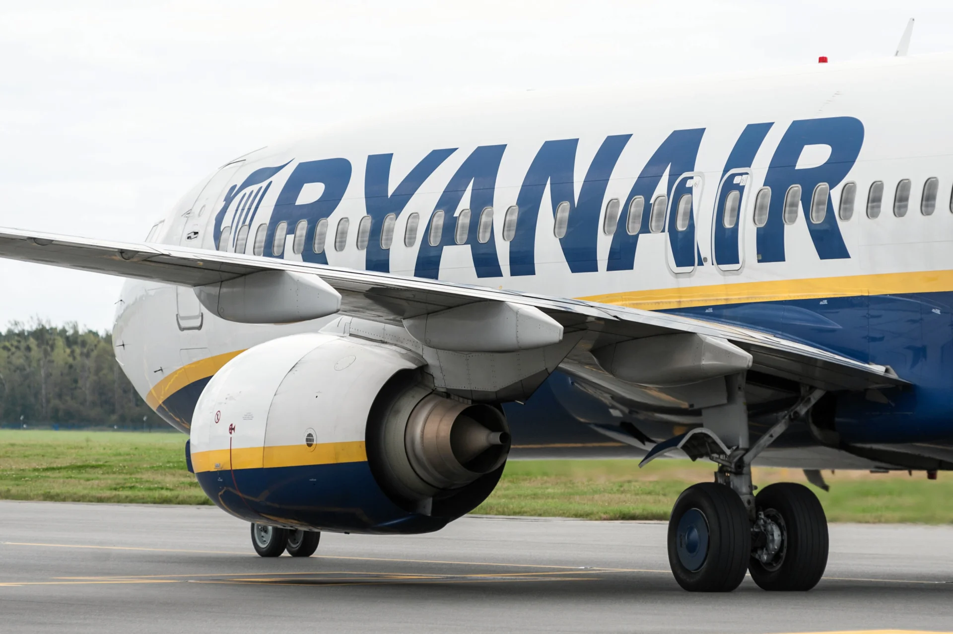 Z powodu strajku kontrolertów ruchu lotniczego linia Ryanair będzie zmuszona odwołać blisko setkę lotów