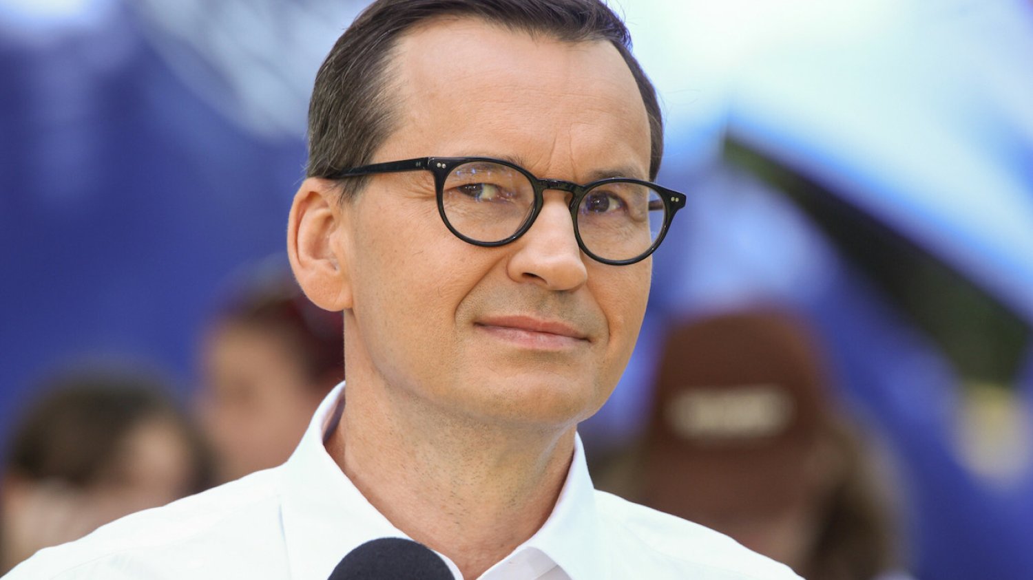 Premier posłał córkę do szkoły.
