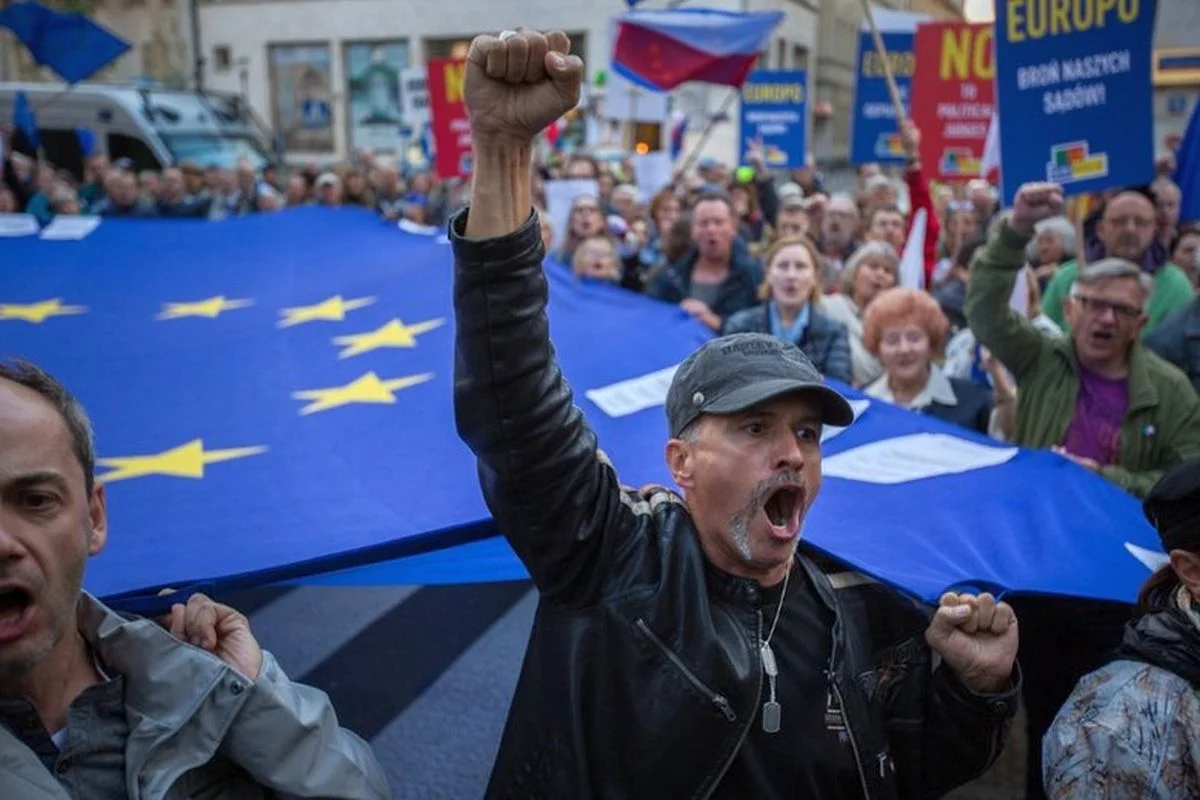 Polacy w większości są zadowoleni z uczestnictwa w UE