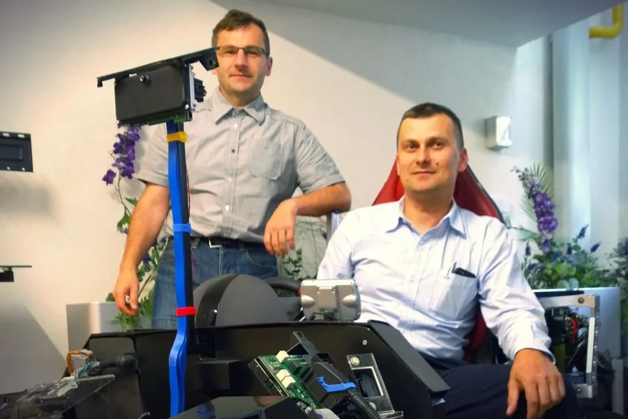 Dr inż. Paweł Skruch i dr inż. Marek Długosz, kierujący Laboratorium Pojazdów Autonomicznych AGH-Delphi.