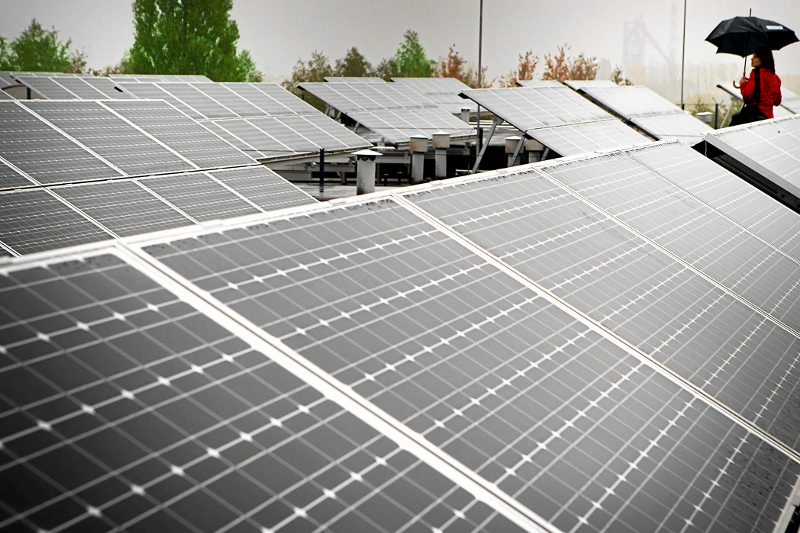 Studenci AGH zbadają jaką skuteczność mają panele fotowoltaiczne w zależności od pogody