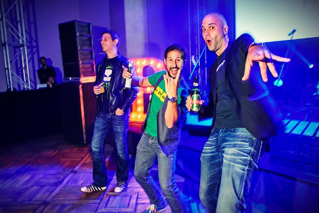 Paul Papadimitriou, Alex Barrera i Dean Johnson