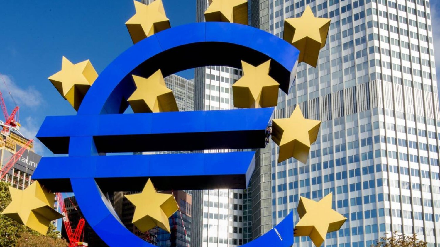 Znak euro przed EBC