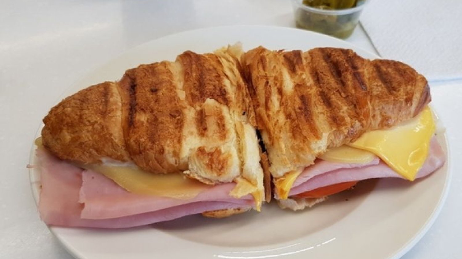 Global Panini to nie przelewki. Po zjedzeniu chorują tysiące osób.