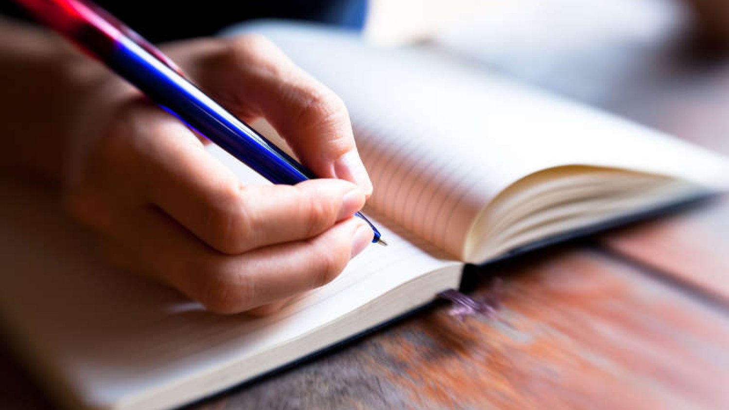 7 powodów, dla których notatnik i długopis nadal są lepsze od najlepszego smartfona i tabletu