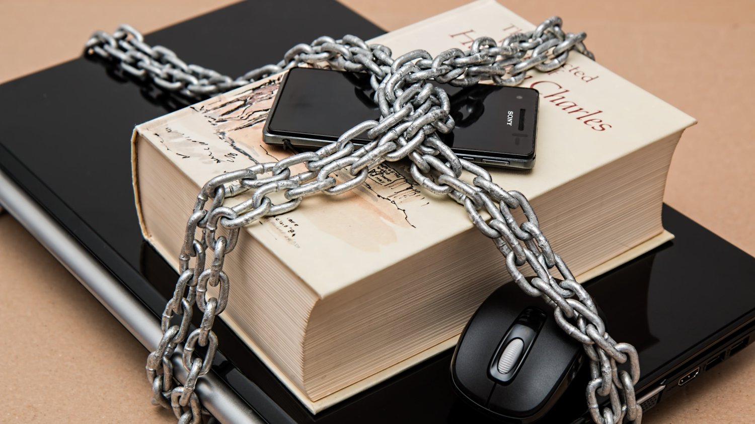 book-chain-computer-39584