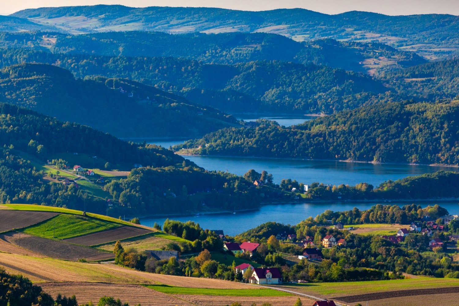 Jezioro Rożnowskie.