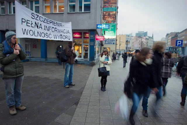 Zainteresowanie szczepieniami spada w wielu krajach świata w dużej mierze ze względu na kampanie ruchów antyszczepionkowych - podkreśla prof. Brydak