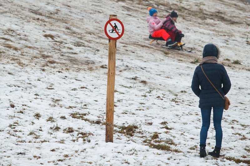 Na Kaszubach za sanki grożą mandaty. Zdjęcie poglądowe.