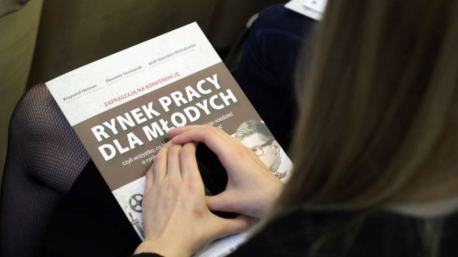 Jacy są polscy millenialsi w pracy? Lubią zostawać po godzinach w firmie i mają problemy z koncentracją