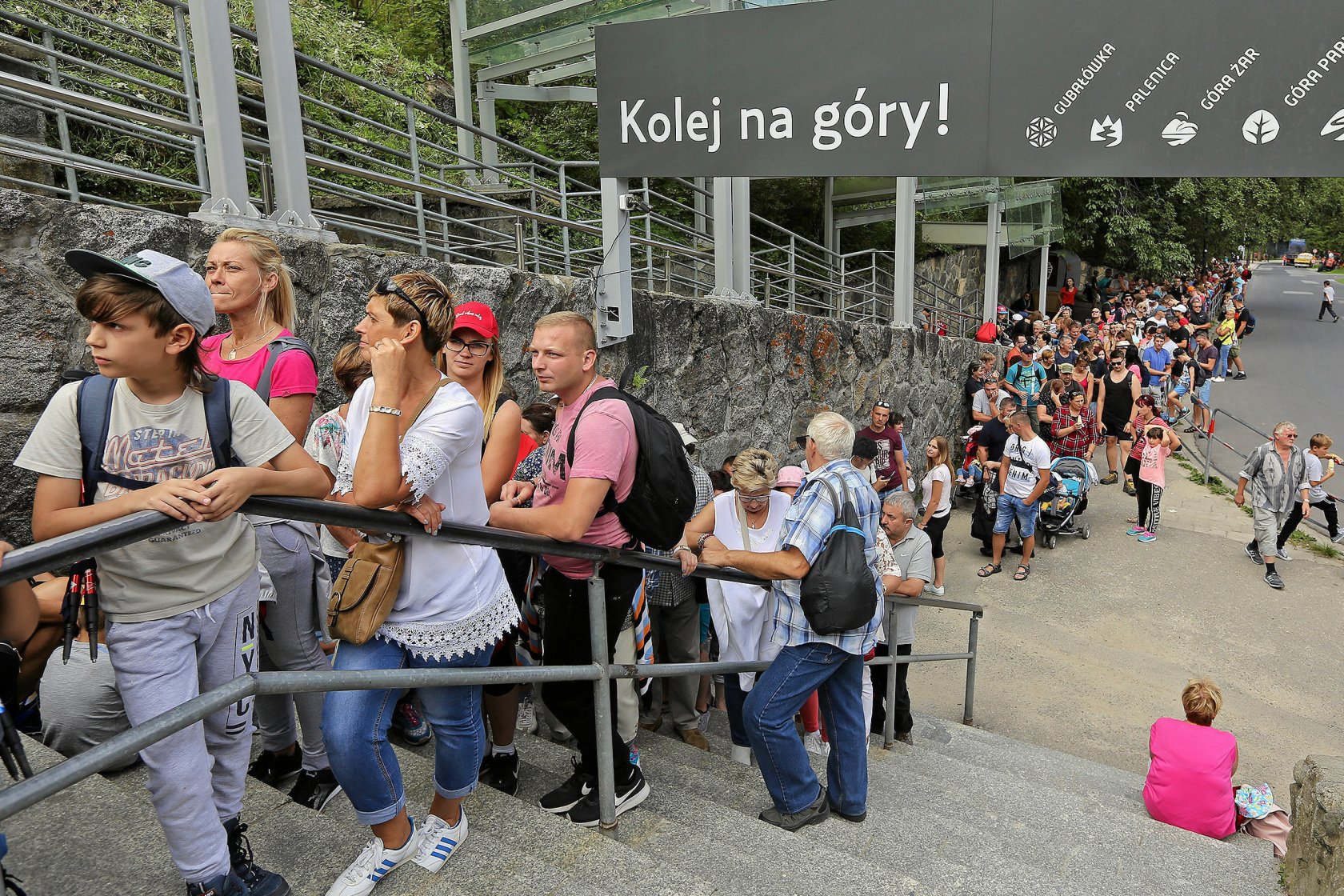 Władze Tatrzańskiego Parku Narodowego wypowiedziały umowę z Polskimi Kolejami Linowymi. Mimo to PKL nadal planują na tym terenie inwestycje.