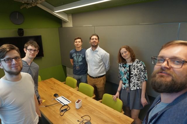 Polski start-up Cognitum szuka VAT-owskich karuzel w Brazylii, zapewnia bezpieczeństwo w przestworzach nad całym światem i wspomaga walkę z rakiem. Na zdjęciu z prawej - Paweł Kapłański (CEO), pośrodku Alessandro Seganti (CTO)