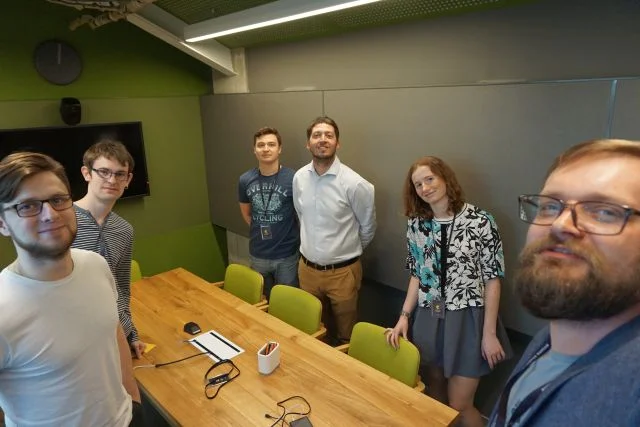 Polski start-up Cognitum szuka VAT-owskich karuzel w Brazylii, zapewnia bezpieczeństwo w przestworzach nad całym światem i wspomaga walkę z rakiem. Na zdjęciu z prawej - Paweł Kapłański (CEO), pośrodku Alessandro Seganti (CTO)