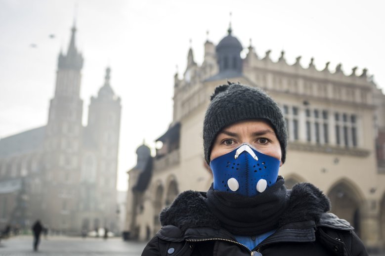 Zakaz sprzedaży "kopciuchów" to fikcja, smog ma się doskonale