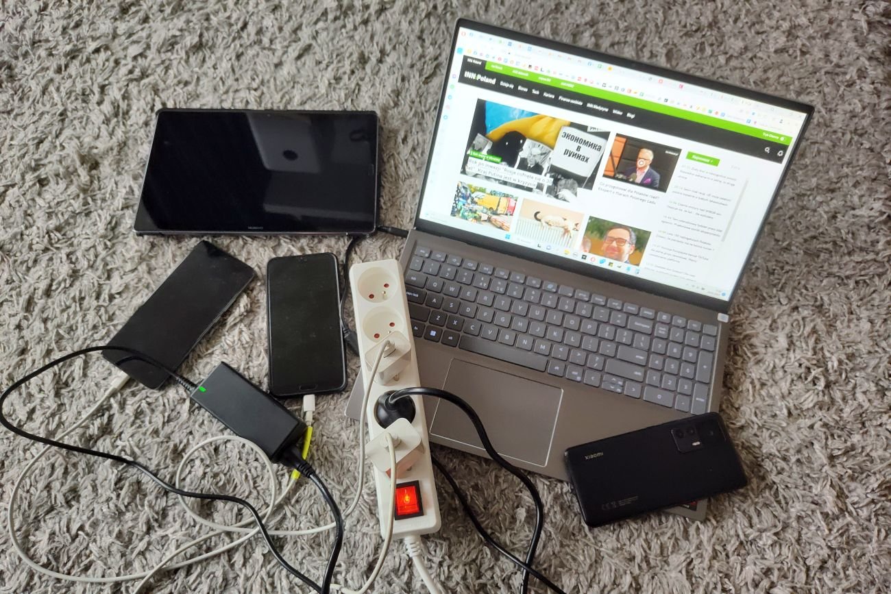 Sprawdziliśmy, ile prądu zużywają domowe i biurowe sprzęty. Od smartfona po lodówkę