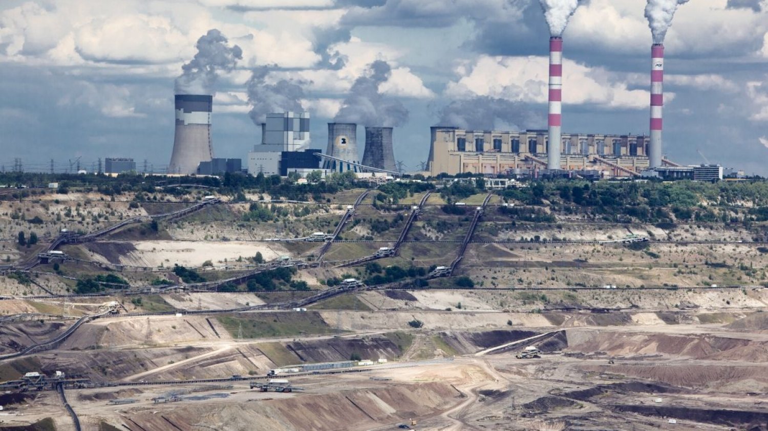 Odkrywka węgla brunatnego w Złoczewie miałaby dostarczać węgiel do elektrowni Bełchatów i przedłużyć jej życie o kolejne 30 lat.