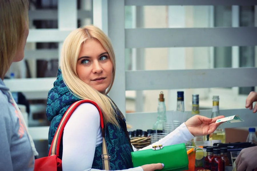 Z przeprowadzonych ostatnio badań wynika, że zakupowy optymizm u osób, które miały styczność z audio- lub aromamarketingiem, znacząco wzrasta.