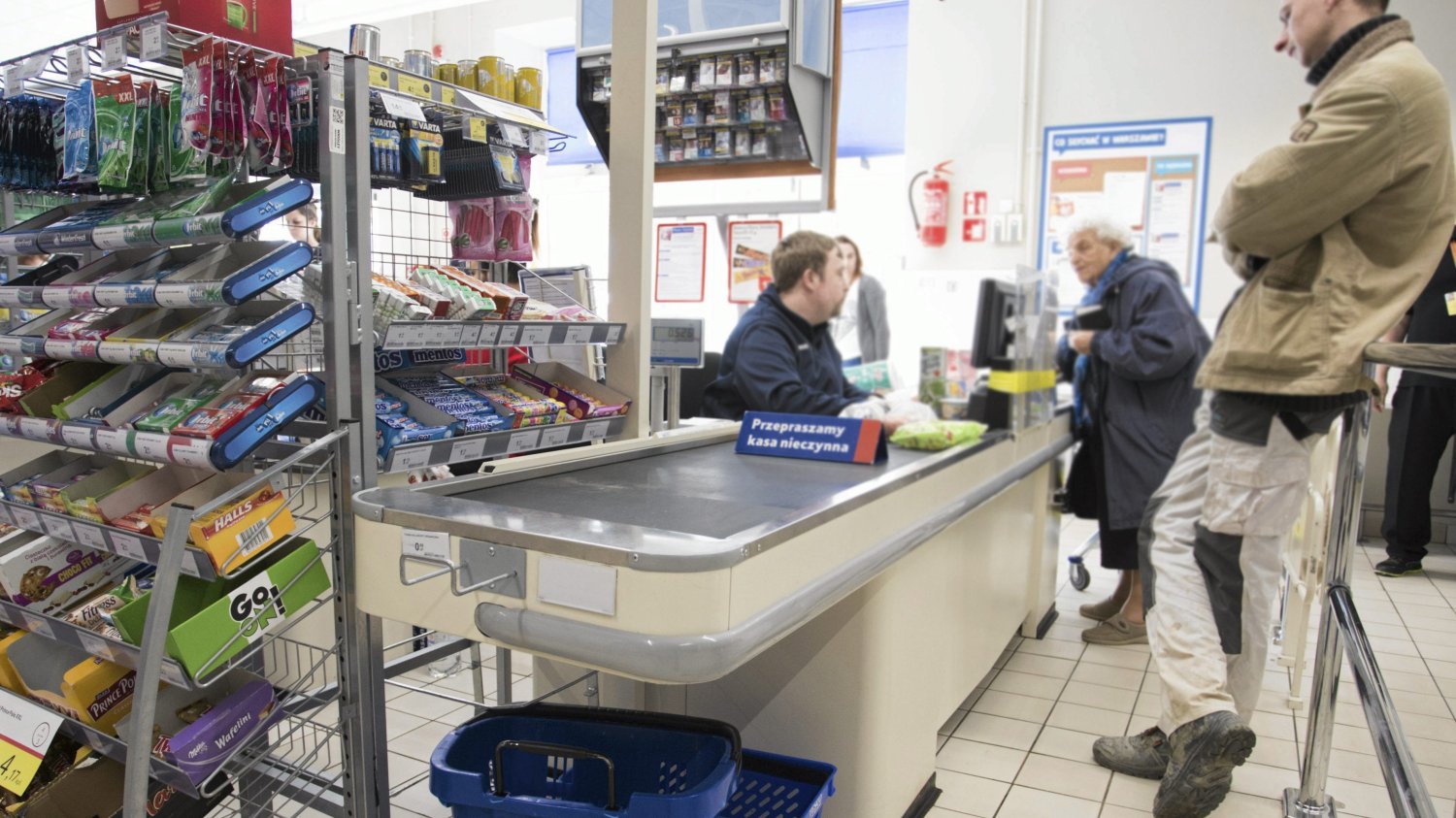 Markety w Polsce coraz lepiej płacą pracownikom