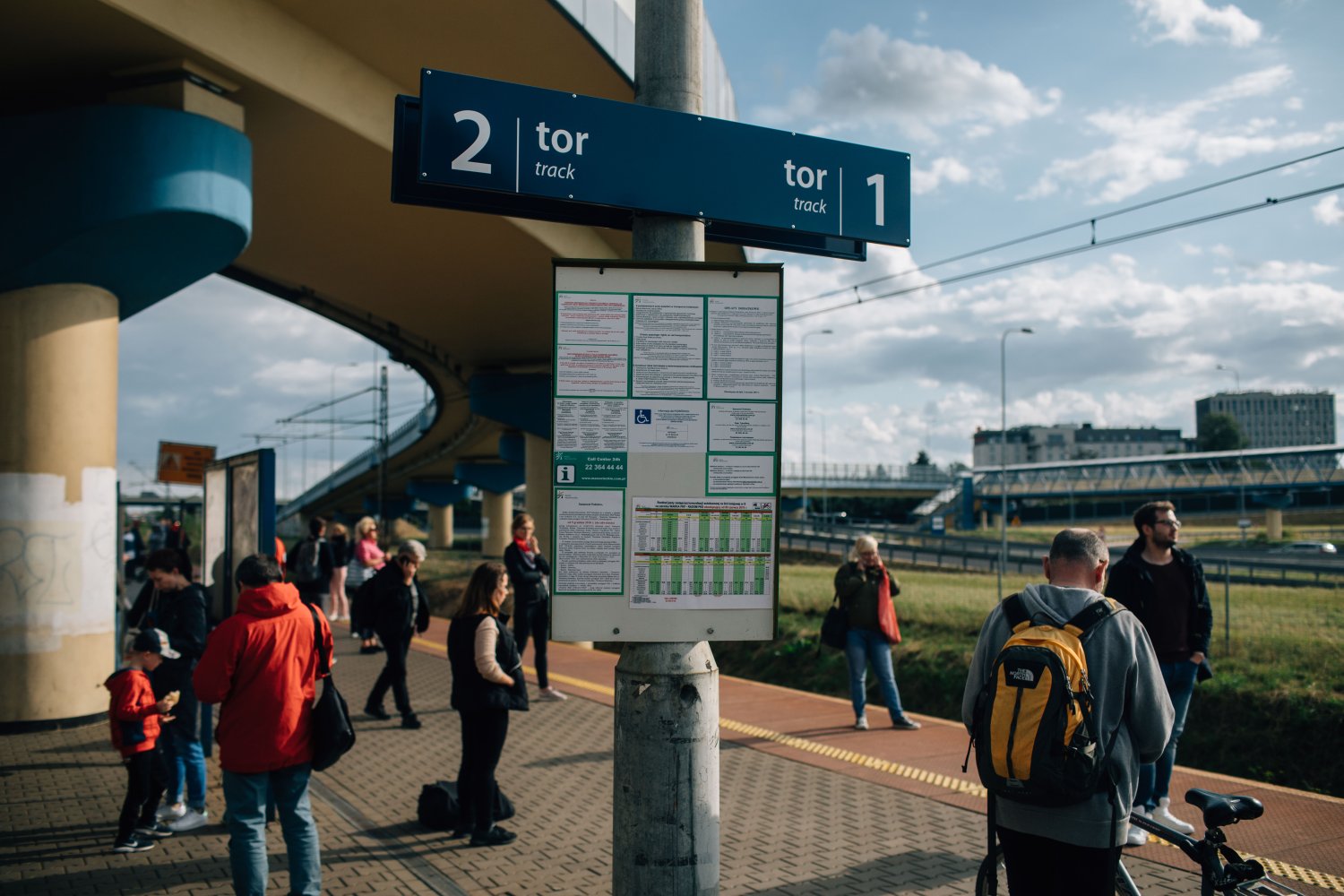 PKP oferuje samochody do wynajmu przy dworcach. Testuje usługę elektryków na godziny - PKP Mobility
