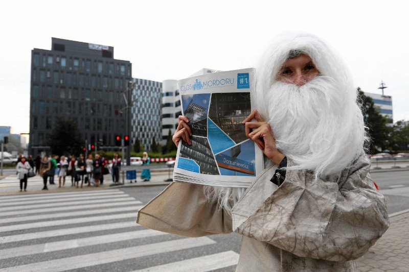 Gandalf z pierwszym numerem "Głosu Mordoru".