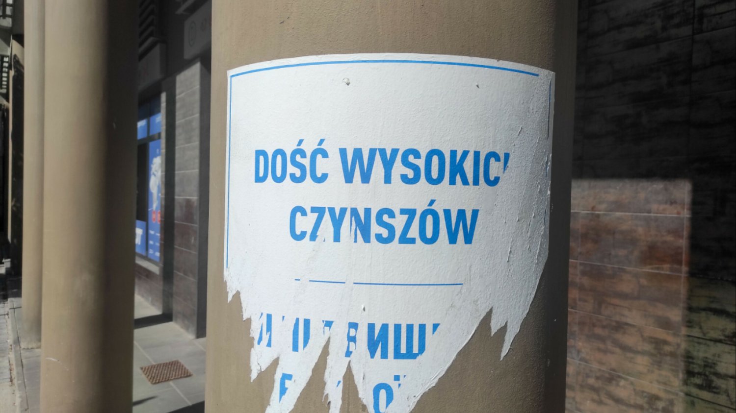 Protest przeciwko wysokim czynszom.