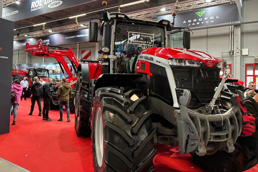 Massey Fergusson 9s