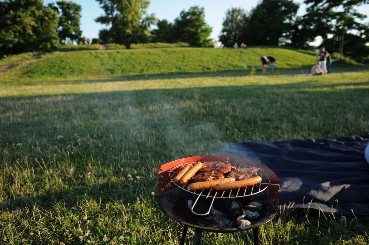 Grill w parku w określonych warunkach może zakończyć się karą