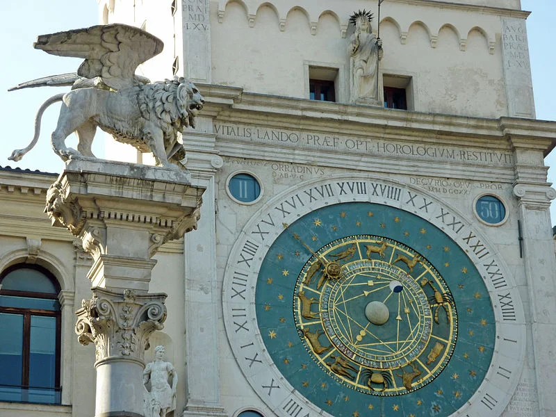 Replika zegara Jacopo Dondi dell'Orologio, oryginał został zniszczony w 1390 r.