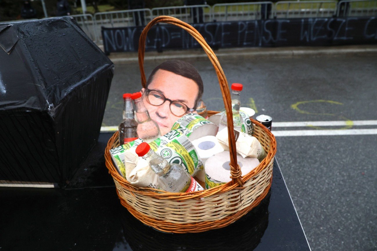 Tarcza antyinflacyjna tylko do końca roku? Rząd to rozważa. Jak zmienią się ceny bez tej tarczy? Policzyliśmy