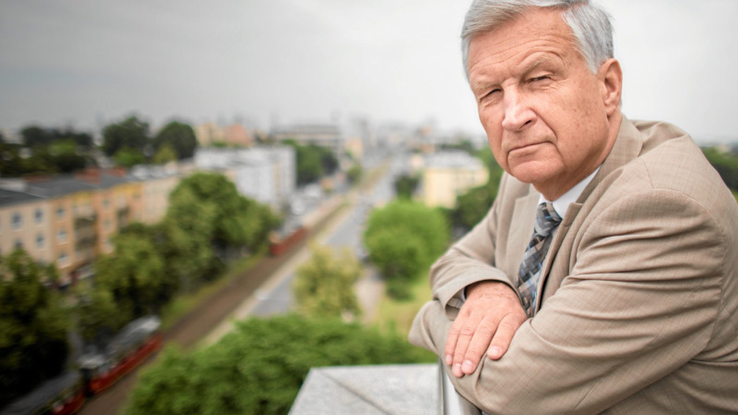 Piotr Kuczyński alarmuje: Każdy z nas za pomoc frankowiczom dopłaci 150 zł. To „totalny bezsens”.