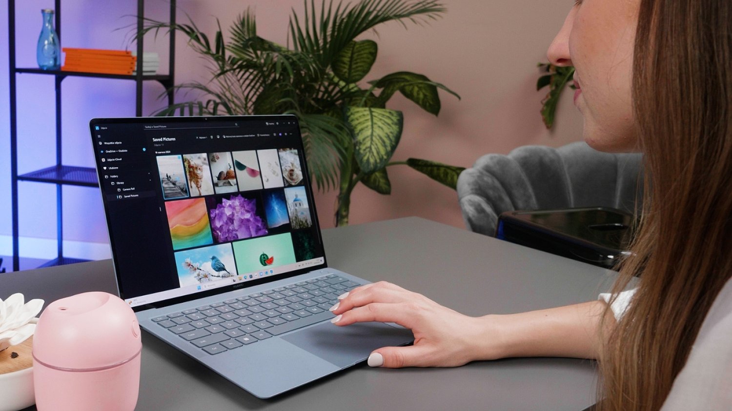 MateBook X Pro 2024 to najnowszy flagowy laptop marki Huawei z bardzo wydajną konfiguracją zamkniętą w ultrasmukłej i ultramobilnej obudowie.