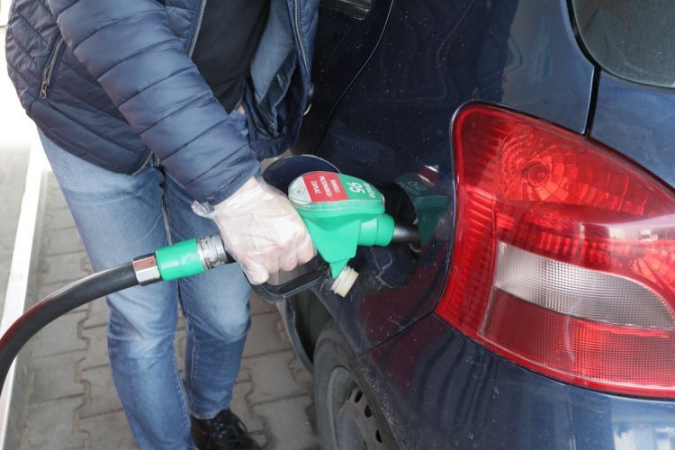 Paliwo w Polsce drożeje w zatrważającym tempie.