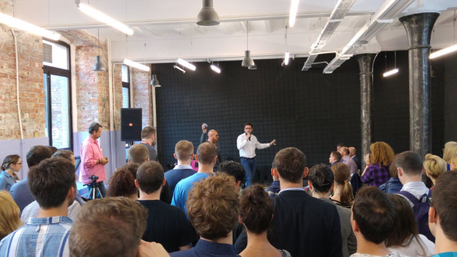 Jeden z pitchów podczas TechCrunch Let's Meet Warsaw.