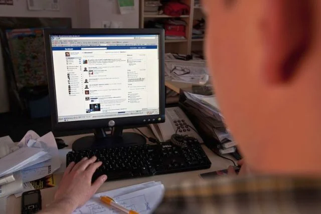 Facebook usuwa konta rosyjskich trolli
