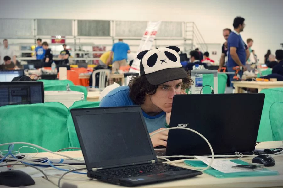 Program "Zostań Dobrym Inżynierem" objął niemal pięciuset studentów kierunków takich, jak informatyka, energetyka, automatyka z robotyką.