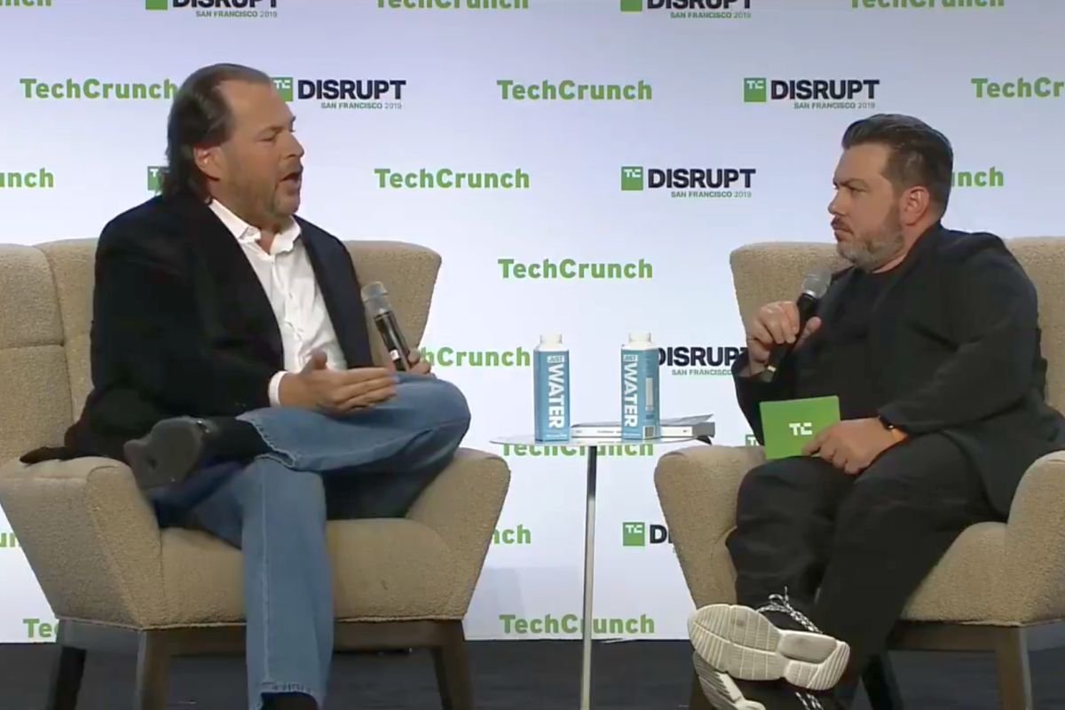 Facebook to "nowe papierosy" i trzeba go kontrolować i uregulować jego działalność - uważa Marc Benioff