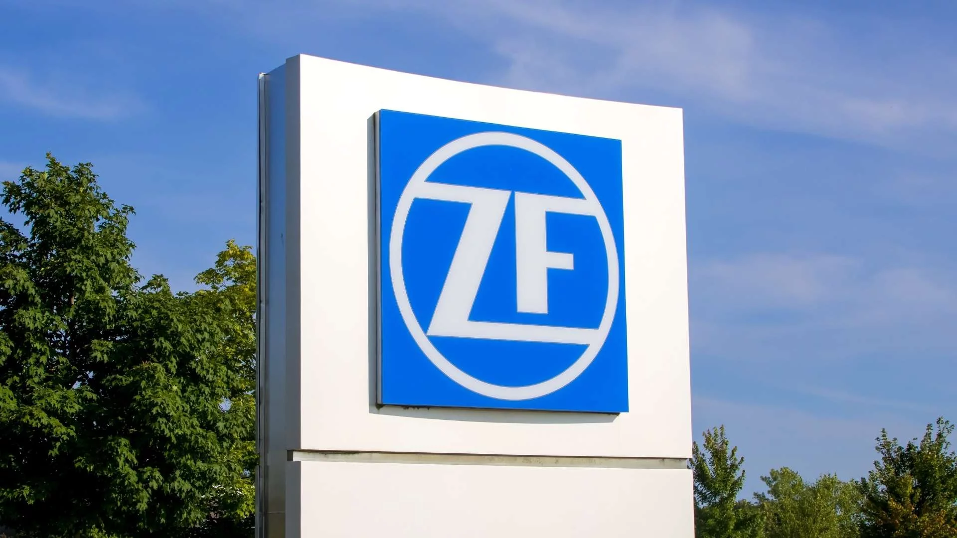 ZF LIFETEC uderza w polskich pracowników. 225 osób na bruk .