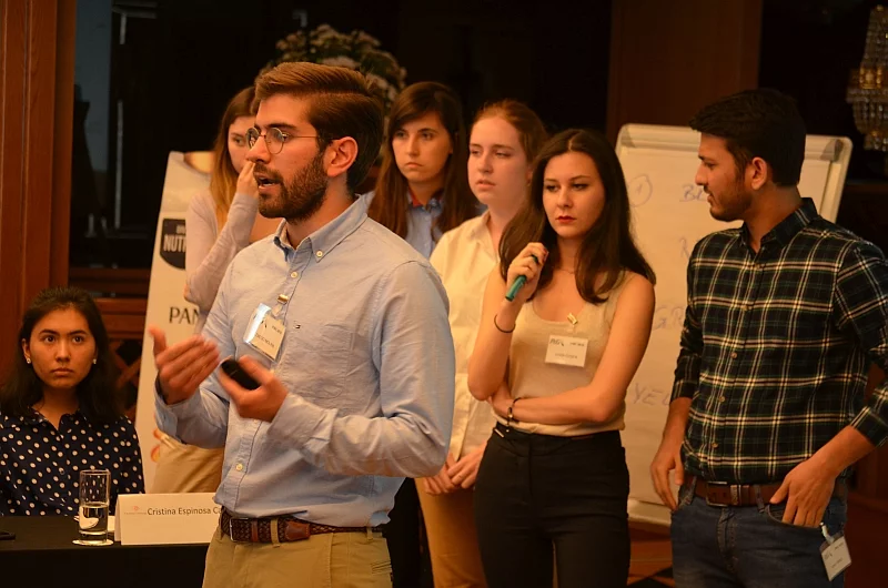 P&G IT Business Challenge. Opracowane rozwiązania uczestnicy wydarzenia prezentowali jurorom i mentorom