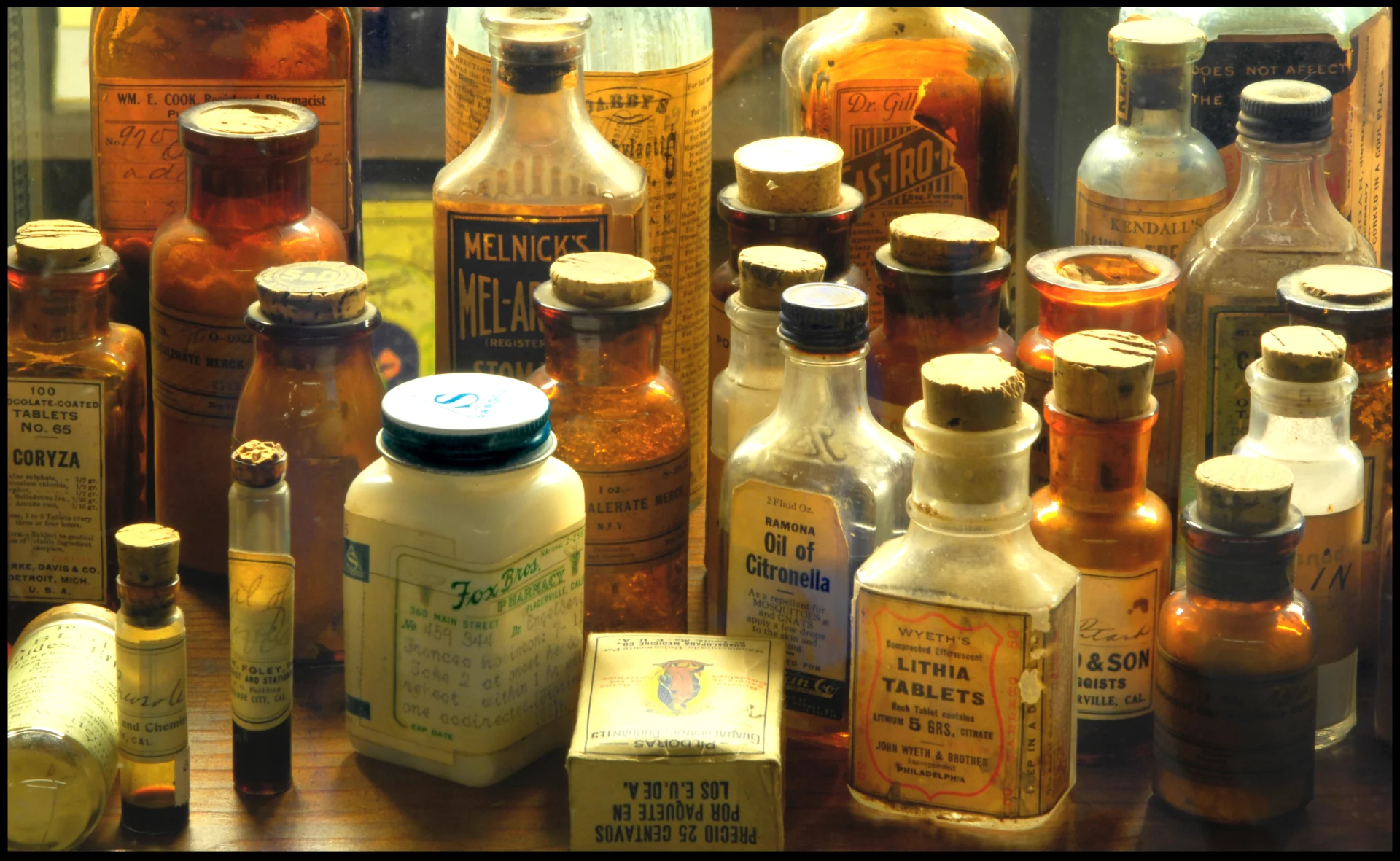 Współczesne leki homeopatyczne już tak nie wyglądają, jednak ich zawartość i sposób wytwarzania nie zmienił się