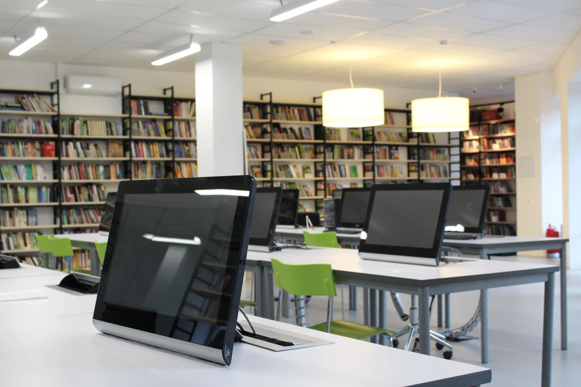 Eksperci prognozują kilkuprocentowy wzrost liczby sklepów internetowych w Polsce w 2016 roku.