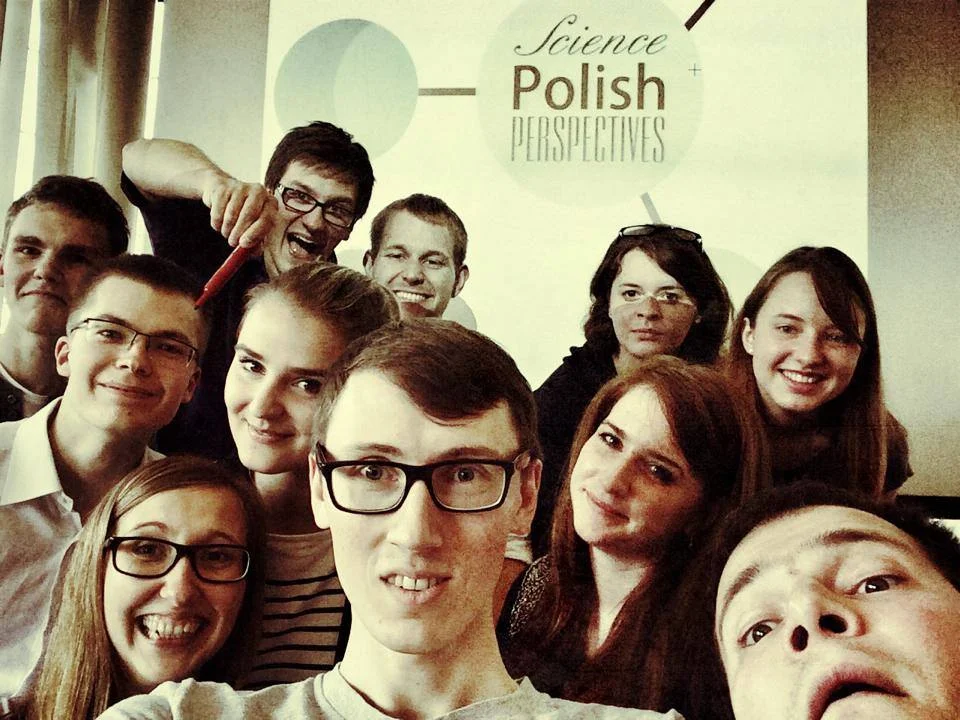 Część zespołu SPP2014 w trakcie jedynego spotkania na żywo. Adam (Edynburg), Kuba (Milton Keynes), Piotr (Oxford), Magdalena i Aleksandra (Cambridge), Paweł i Maciej (Londyn), Ola (Aberystwyth), Agata, Natalia i Tomasz (Cambridge).