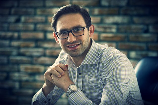 "Kiedy nie ma się zaplecza finansowego i marketingowego, jak Apple czy Samsung, walka o rynek smartfonów przypomina pojedynek Dawida z Goliatem. Ale to nie znaczy, że nie warto tej walki podjąć" – mówi Michał Leszek z Kruger&Matz.