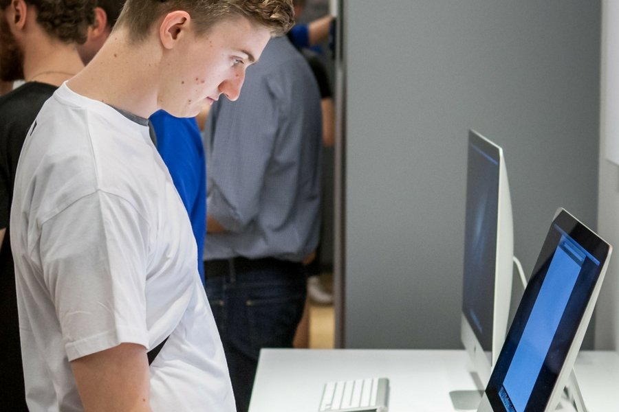 iMac zawsze był obiektem pożądania, ale cena jego najnowszej odsłony dorównuje cenie nowego auta.