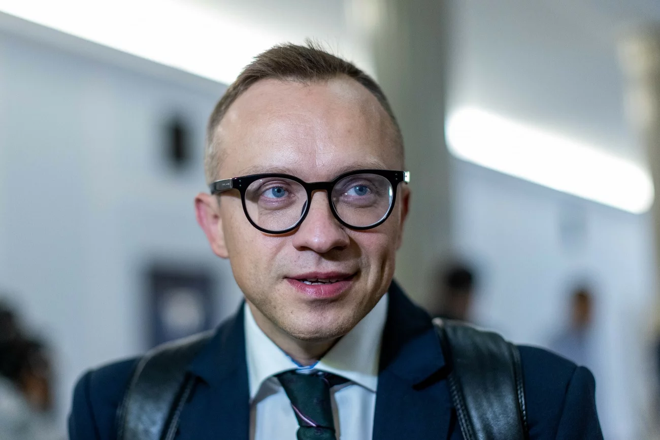 Wiceminister Artur Soboń ma krytyczne podejście do skrócenia tygodnia pracy